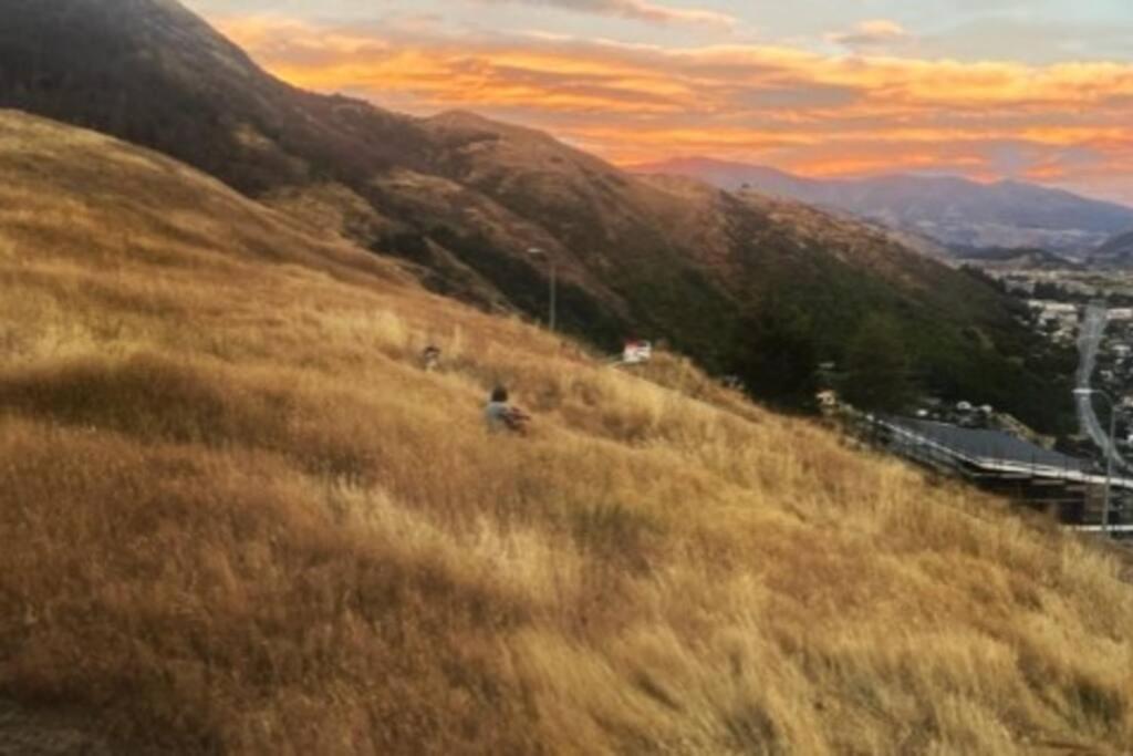 Views On Florence Queenstown Exterior foto